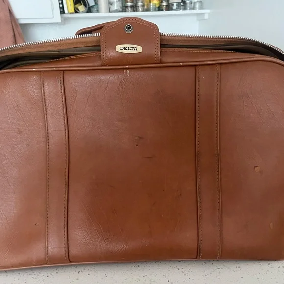 Vintage Faux Leather Briefcase - Picture 4 of 5